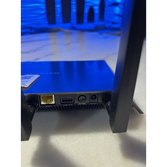 NETGEAR Nighthawk Smart Wi-Fi Router (R7000) - AC1900 Wireless Speed - Picture 6 of 13